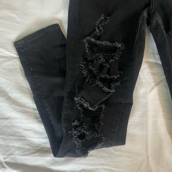 American Eagle Next Level Stretch Ripped/Distressed Black Jeans - Size 8 Short - Picture 3 of 10